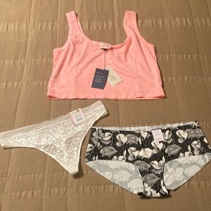 Intimate bundle (4 pieces) (with tags!!)